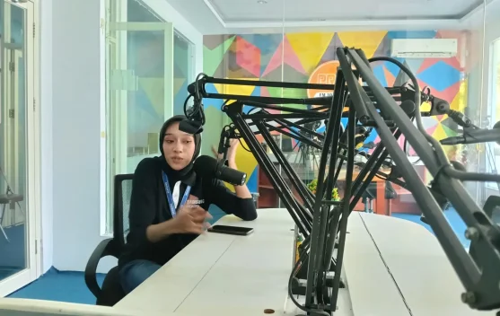 Delegasi Kota Tual Enhy Berbagi Pengalaman Youth City Changers  di Pro 2 RRI Tual
