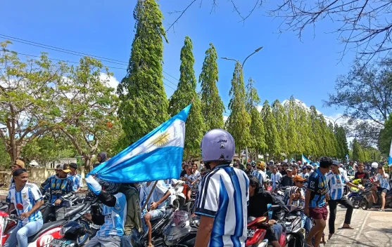 Konvoi Suporter Timnas Argentina Meriahkan Pulau Kei usai Kemenangan 3-1 atas Swis