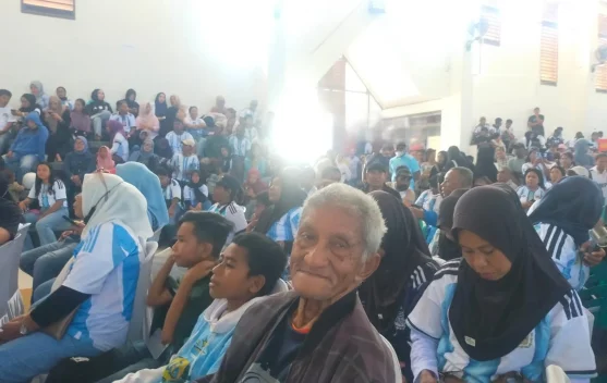 Usia Boleh 78 Tahun, Semangat Nobar Piala Dunia David Tetap Membara