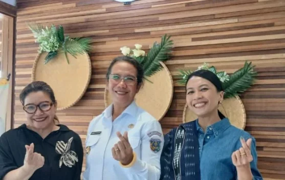 Sentuhan Sarinah Pandu Siap Bawa Tenun Ikat Tanimbar Menembus Pasar Global