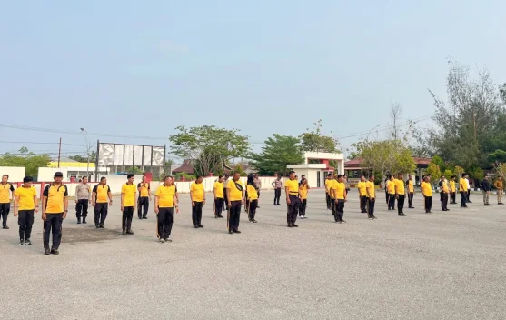 Polres Kepulauan Aru Gelar Olahraga Gerakan di Tempat untuk Jaga Kebugaran Person