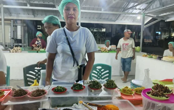 Mei Kembali Berjualan di Teras Dekranasda dengan Tempat Permanen