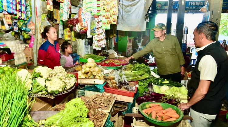 Jelang Ramadan, Bupati Lamongan Pastikan Stok Pangan Aman