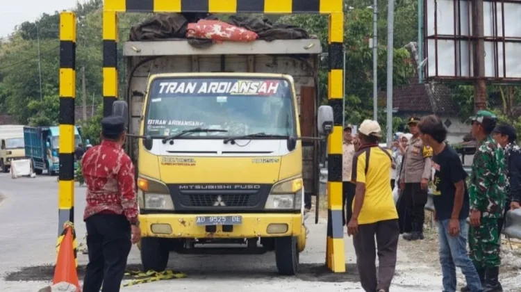 Pemkab Bojonegoro: Keberadaan Portal Jembatan Luwihhaji Bebas Pungutan Liar