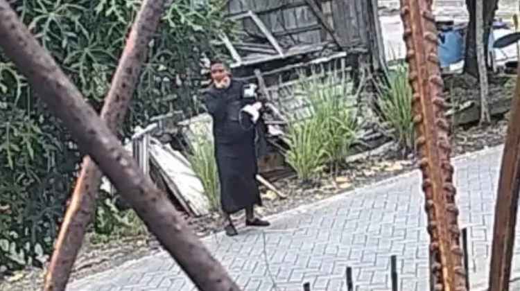 Wajah Curanmor Berkostum Badut di Babat Terekam CCTV