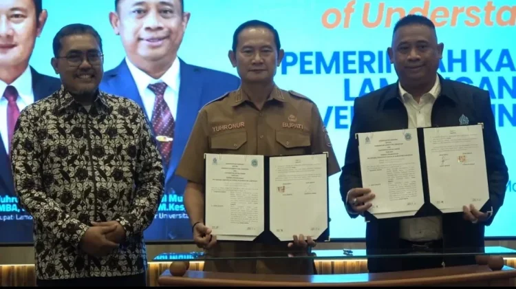 Dukung Pendidikan Lamongan, USG Resmikan Program 1 Desa 10 Sarjana