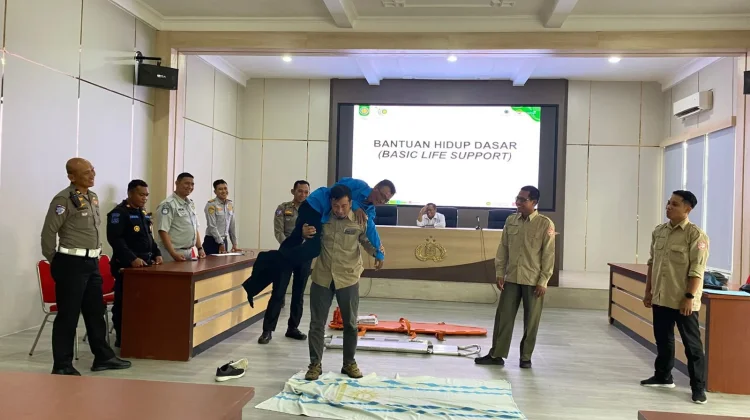 Perkuat Keselamatan, Polres Lamongan Latih Penjaga Perlintasan KA