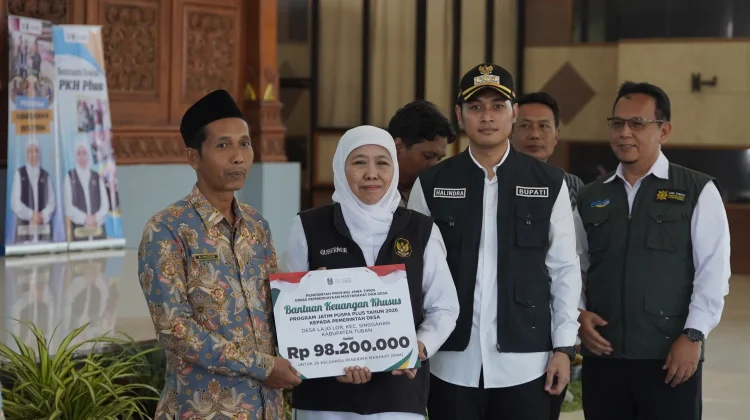 Gubernur Salurkan Bantuan Senilai Rp8 Miliar di Tuban