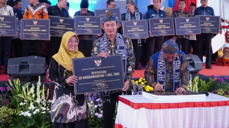 Mendikdasmen Resmikan Revitalisasi Sekolah, Siapkan Generasi Emas