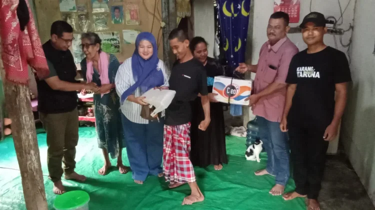 Dinsos Tuban Serahkan Bantuan kepada Masyarakat Rentan
