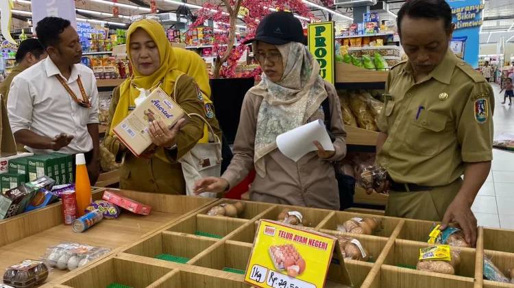 Pastikan Keamanan Produk, Pemkab Tuban Sidak Pasar Tradisional hingga Modern