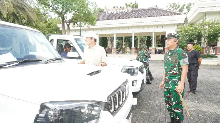 Mobil Pick-Up Disalurkan Bantu Perkuat Distribusi KDKMP Lamongan