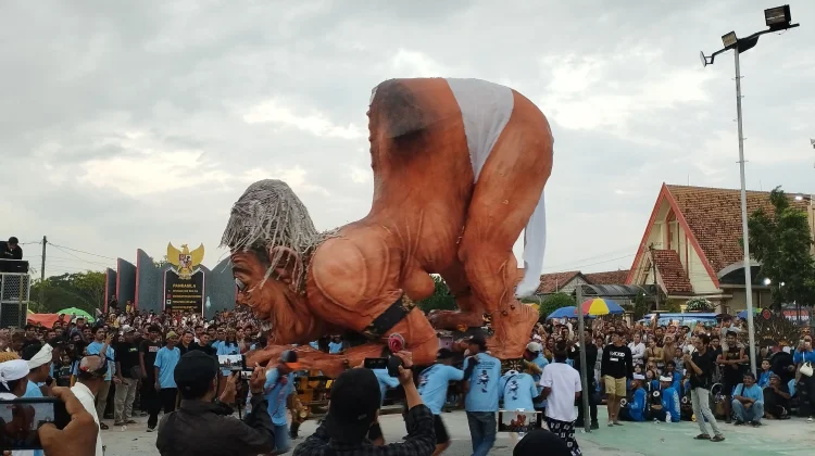 Pawai Ogoh-Ogoh Desa Balun jadi Simbol Pembersihan Umat Hindu