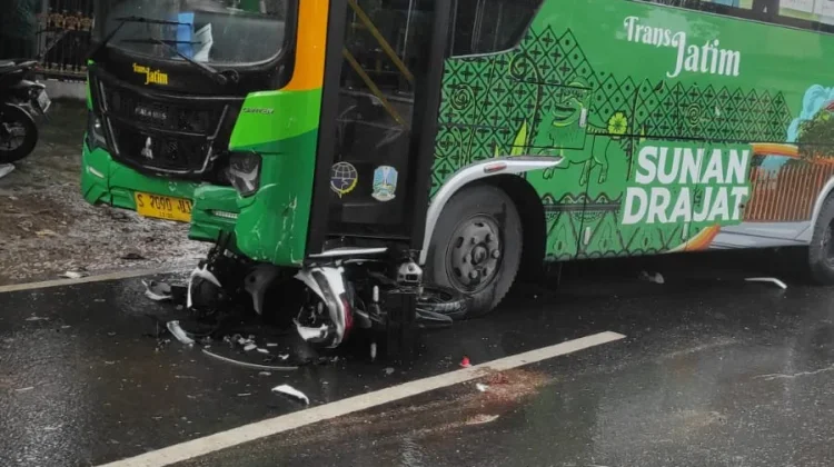 Bus Trans Jatim Kecelakaan di Solokuro