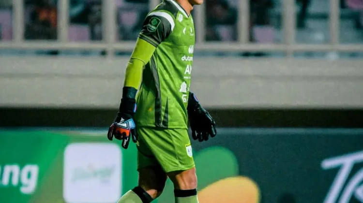 Kiper Persela Jadi Pahlawan Lamongan dari Gempuran Persipura