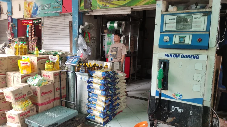 Harga Minyak Goreng di Pasar Sidoharjo Lamongan Naik