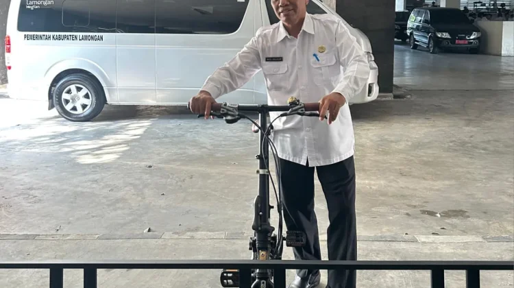 Sekda Lamongan Gowes ke Kantor, “Rabu Pedal” Dorong ASN Hidup Sehat