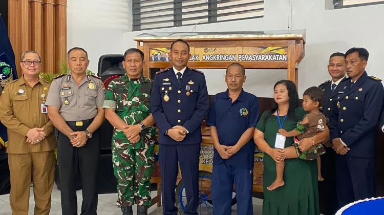 HBP ke-62, Lapas Tuban Serahkan Bantuan Gerobak untuk Keluarga Warga Binaan