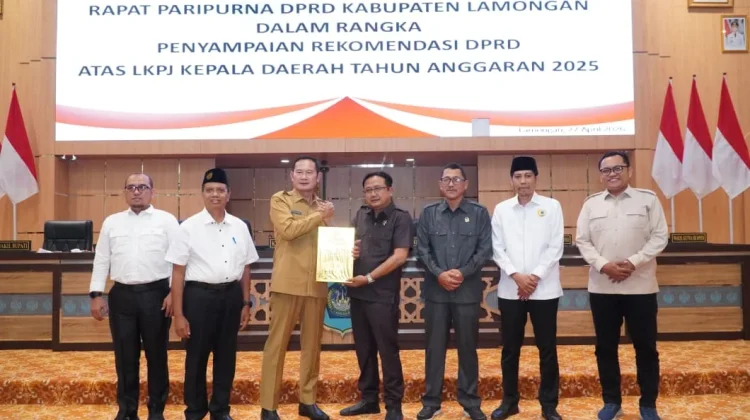 Optimalisasi Kinerja, DPRD Lamongan Sampaikan Rekomendasi LKPJ Bupati 2025