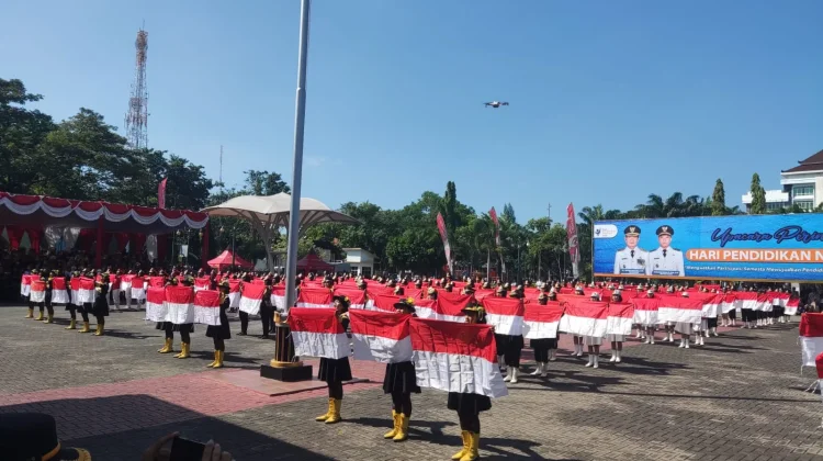 Momen Hardiknas, Pemkab Lamongan Perkuat Kesejahteraan Guru