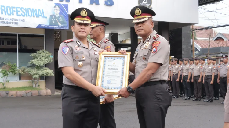 Kasus Viral Babat Terungkap 3 Hari, Polisi Lamongan Diganjar Penghargaan