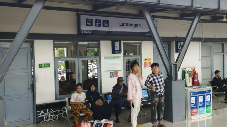 Libur Panjang Cuti Bersama, Penumpang KA di Stasiun Lamongan Meningkat