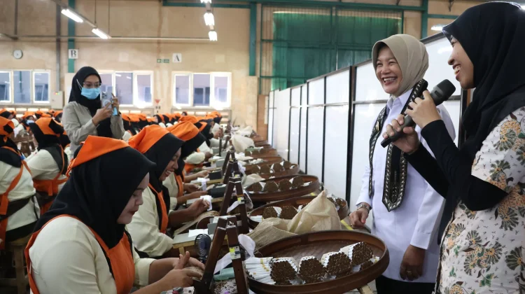 Pemkab Bojonegoro Salurkan BLT Cukai Tembakau untuk Buruh