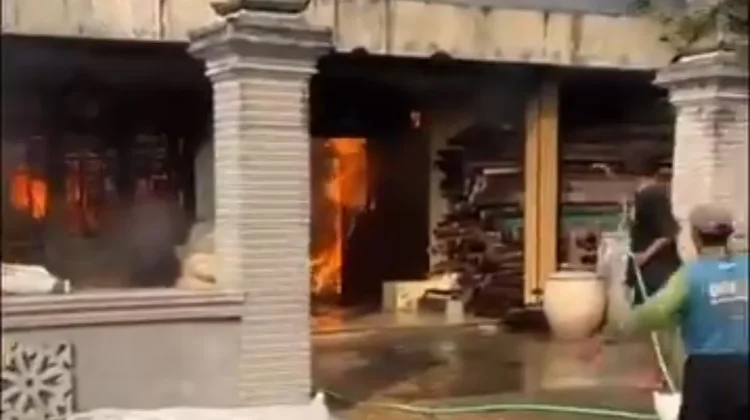 Kebakaran Rumah dan Kandang di Sugio, Lamongan, 1 Kambing Terpanggang