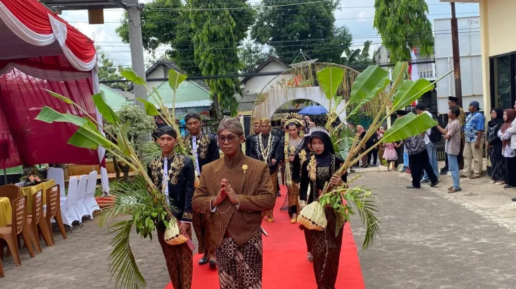 TMMD ke-128 Tuban Ditutup dengan Nikah dan Khitan Massal