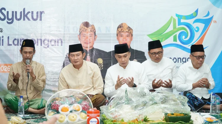 Ribuan Warga Sambut Hari Jadi Lamongan Dengan Sujud Syukur