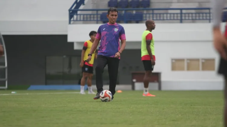 Manajemen Persela Pertahankan Bima Sakti, Siapkan Fondasi Kebangkitan