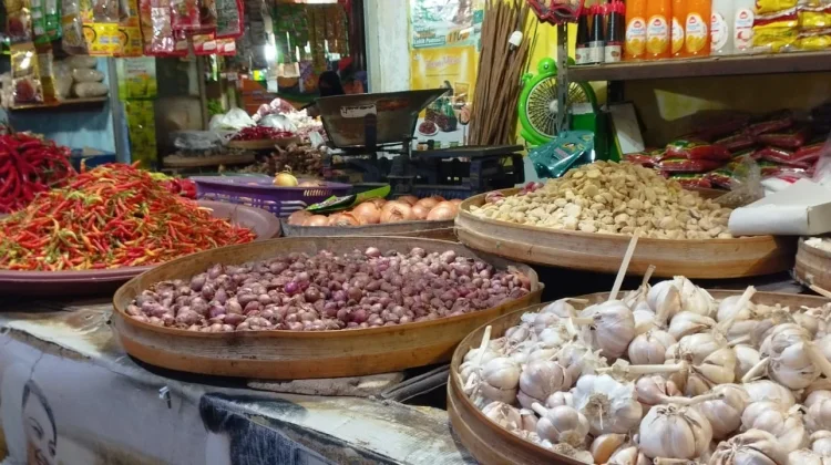 Harga Bumbu Dapur di Pasar Sidoharjo Lamongan Merangkak Naik usai Iduladha