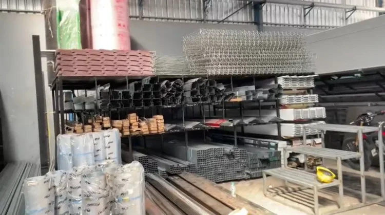 Dolar Melambung, Pengusaha Besi Baja Lamongan Hadapi Tekanan