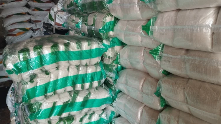 Harga Gula dan Minyak Melonjak, Pedagang Kecil Sulit Bertahan