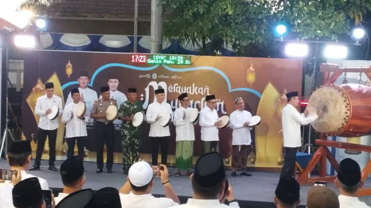 Pukul Bedug dan Pawai Lampion Semarakkan Tahun Baru Hijriah 1448 H di Lamongan