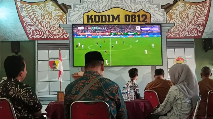 Piala Dunia Jadi Sarana TNI Dekat dengan Generasi Muda di Lamongan