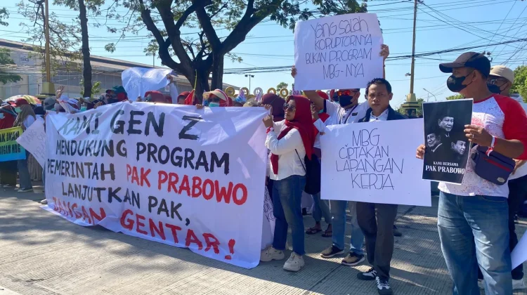 Ribuan Masyarakat Tuban Gelar Aksi Dukung Progam Makan Bergizi Gratis