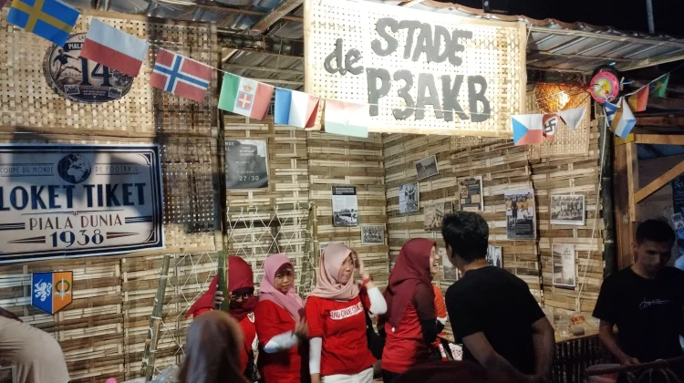 DP3AKAB Lamongan Hadirkan Stan Piala Dunia Jadul 1938 di Festival LTD