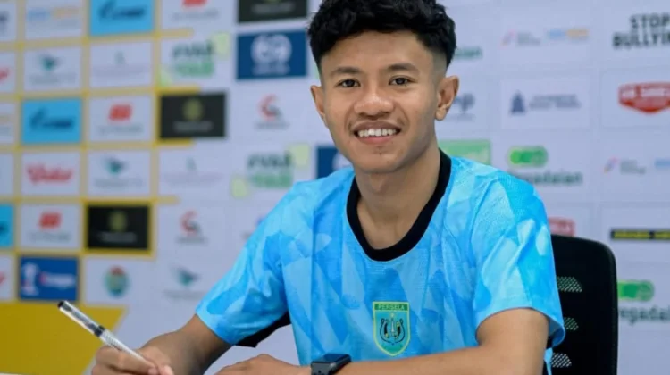 Ruy Arianto Wujudkan Mimpi Keluarga kini Berseragam Persela