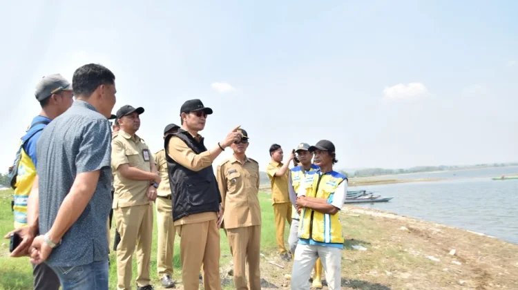Pemkab Lamongan Keruk Waduk Gondang Demi Maksimalkan Irigasi Pertanian