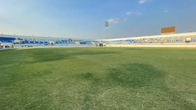 Rumput Stadion Surajaya Disterilkan, Siap Sambut Championship