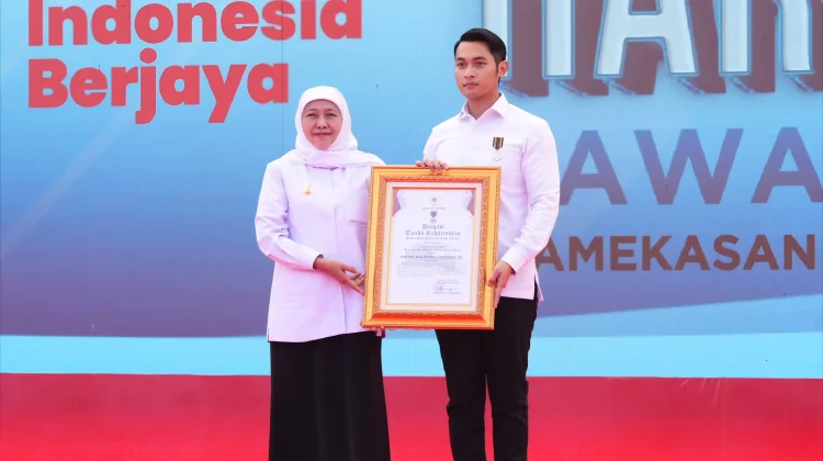 Sukses Kembangkan KDMP, Bupati Tuban Terima Penghargaan Emas Jer Basuki Mawa Beya