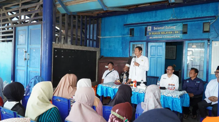 Bupati Lamongan Temui Keluarga ABK KMN Entok, Pastikan Pencarian Berlanjut