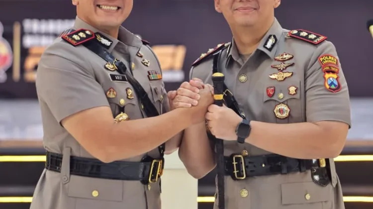 Mutasi Jabatan, Tongkat Kepemimpinan Kapolres Lamongan Resmi Berganti