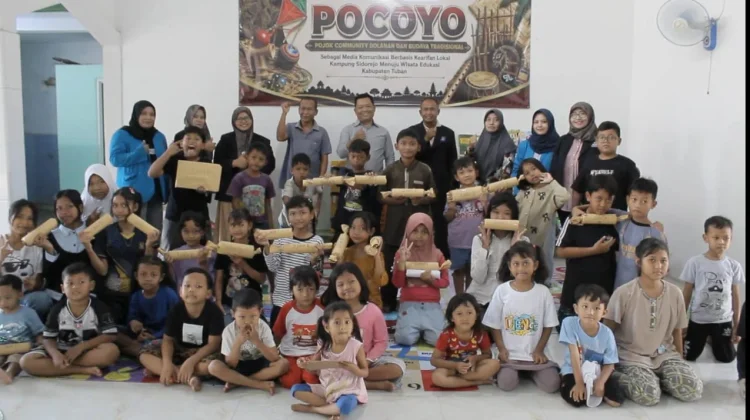 Tim PKM Unirow Tuban Inisiasi Progam POCOYO untuk Lestarikan Budaya Tradisional
