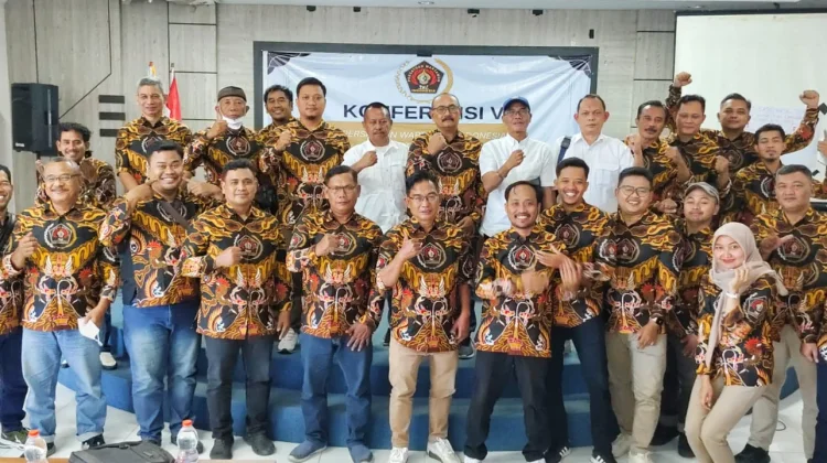 PWI Lamongan Kembali Dipimpin Kadam, Luthfil Dorong Kemandirian Fiskal