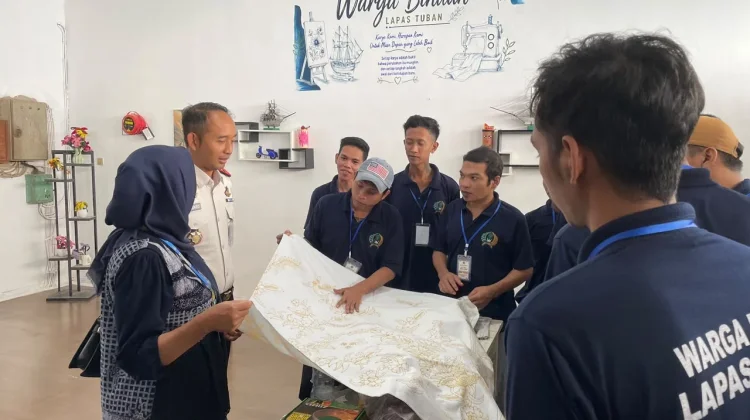 Warga Binaan Lapas Tuban Dibekali Ilmu Membatik dan Pembuatan Jenang Siwalan