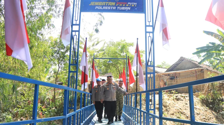 Presiden Prabowo Resmikan Jembatan Merah Putih di Tuban Secara Virtual