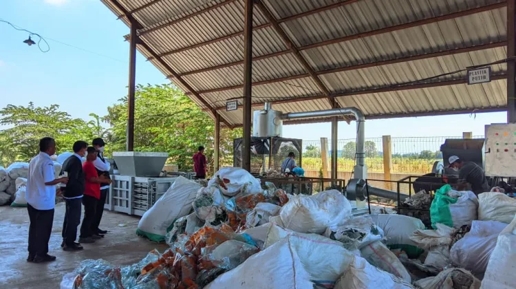 Bupati Lamongan Dorong Sampah Tak Lagi Menumpuk di TPA