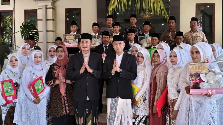 Bupati Lamongan Ngunduh Mantu 41 Pasangan dalam Itsbat Nikah Massal